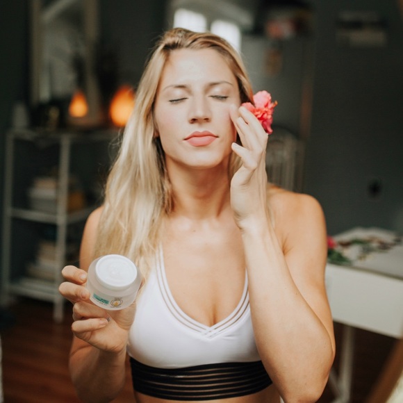 Meet your Posher, Stef - Picture 2 of 2